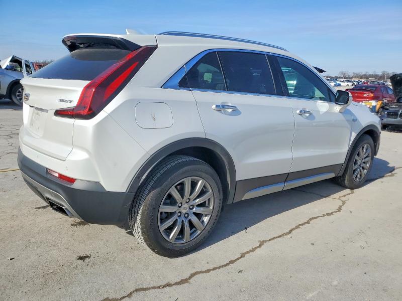 Photo 3 from auction – 2021 CADILLAC XT4 with VIN 1GYFZCR43MF027701