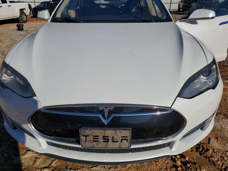 Photo 11 from auction – 2013 TESLA MODEL S with VIN 5YJSA1CN9DFP26272