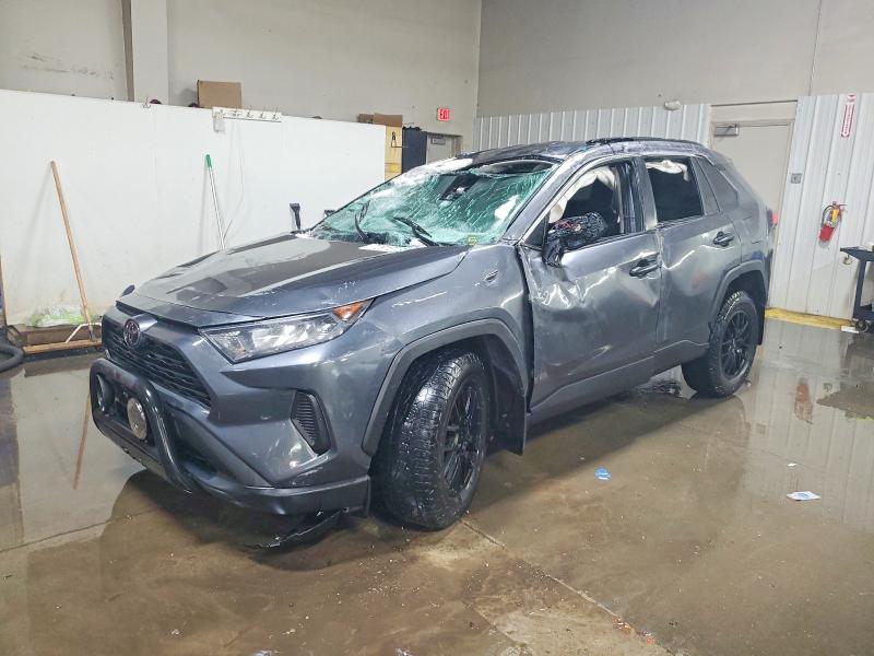 TOYOTA RAV4 LE 2021 مع رقم تعريف المركبة 2T3F1RFV3MC185565 - صورة من المزاد