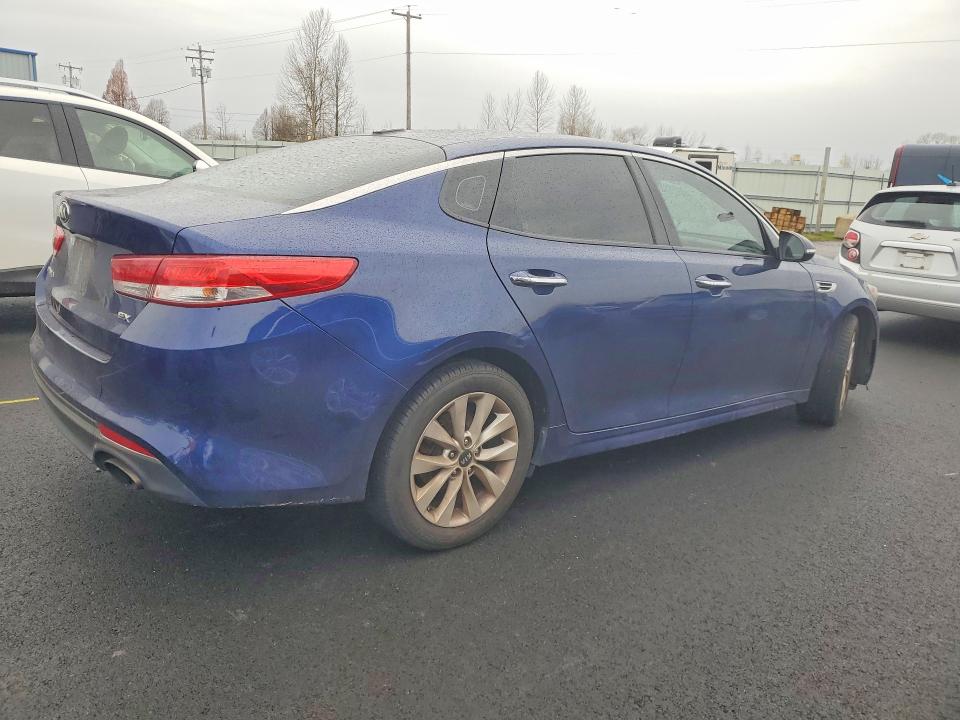 Photo 3 from auction – 2016 KIA OPTIMA EX with VIN 5XXGU4L32GG031713