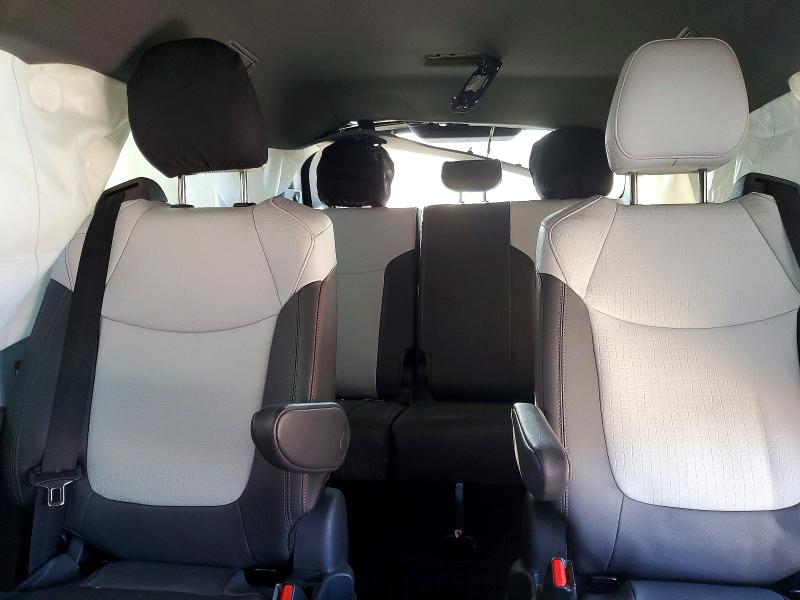 Photo 10 from auction – 2023 TOYOTA SIENNA XSE with VIN 5TDDSKFC0PS107260