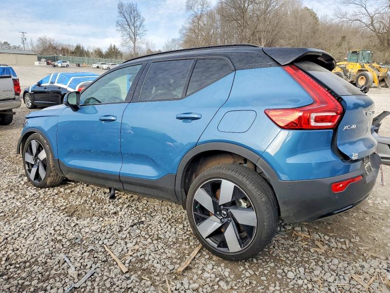 Photo 2 from auction – 2023 VOLVO XC40 RECHA with VIN YV4ED3UM1P2031083