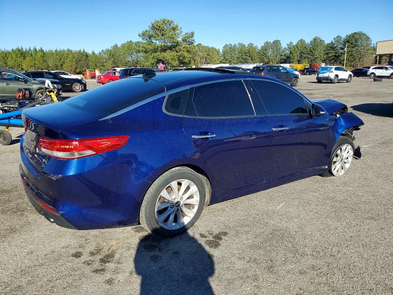 Photo 3 from auction – 2017 KIA OPTIMA EX with VIN 5XXGU4L30HG158347