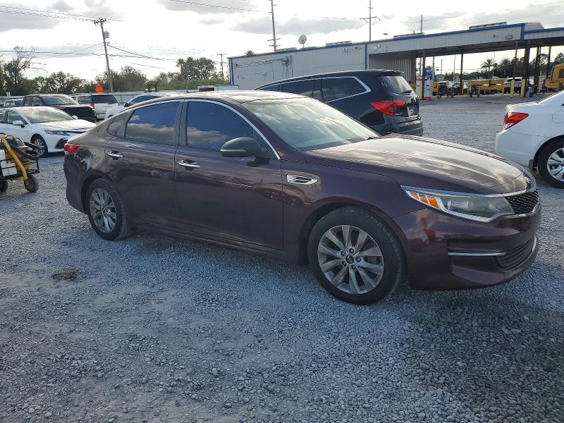 Photo 4 from auction – 2017 KIA OPTIMA LX with VIN 5XXGT4L35HG147850