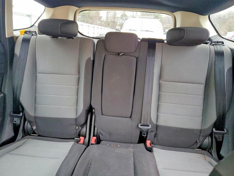 Photo 10 from auction – 2016 FORD ESCAPE SE with VIN 1FMCU9G98GUB87206