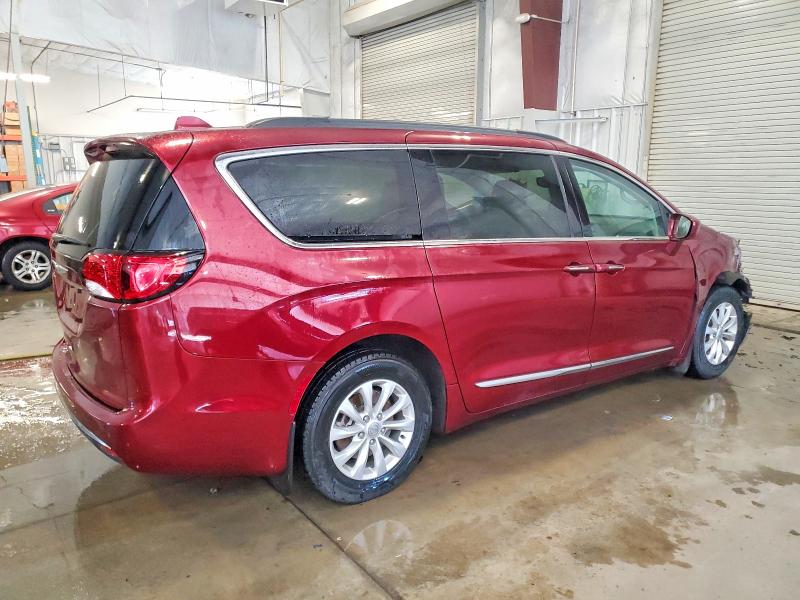 Photo 3 from auction – 2017 CHRYSLER PACIFICA T with VIN 2C4RC1BGXHR518729