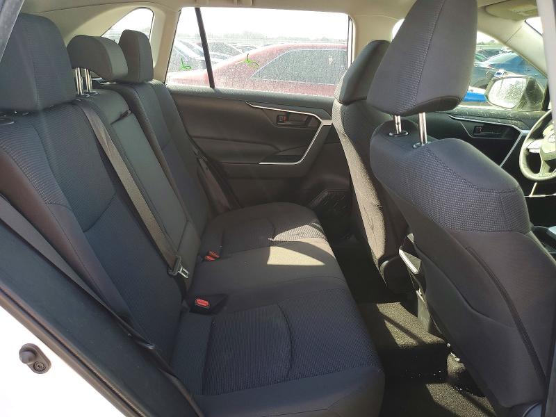 Photo 11 from auction – 2019 TOYOTA RAV4 LE with VIN JTMH1RFV3KD511494
