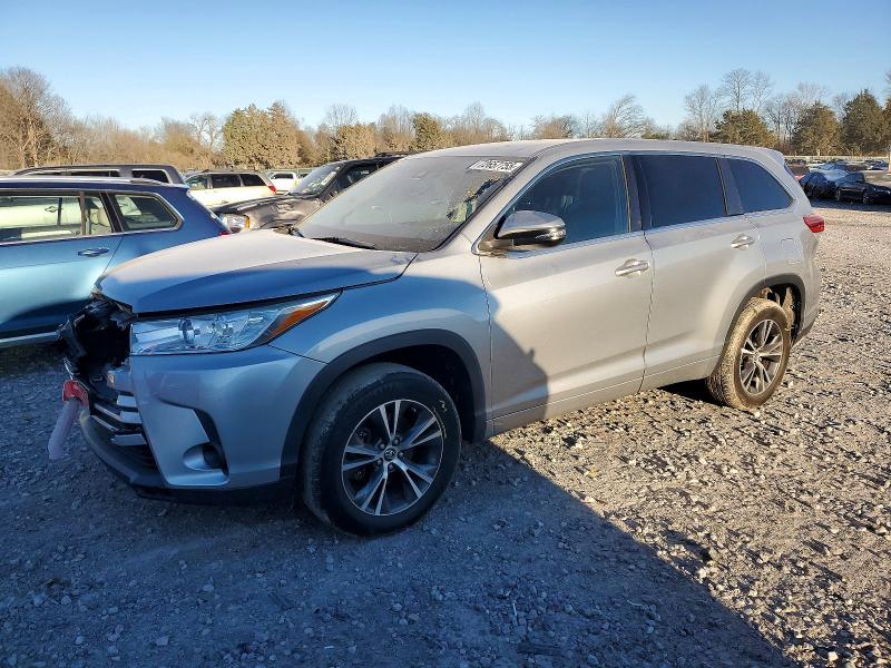 TOYOTA HIGHLANDER 2017 with VIN 5TDZZRFH0HS199977 - Photo from auction