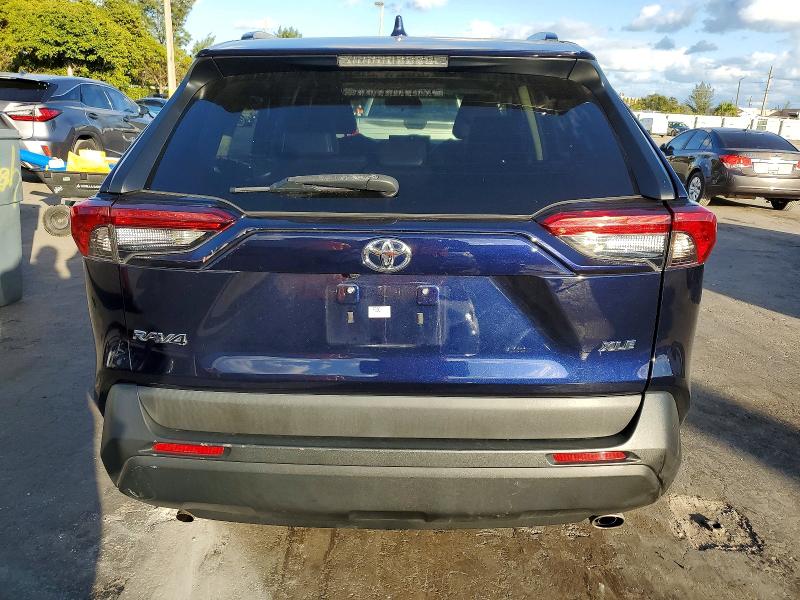Zdjęcie 6 z aukcji – 2019 TOYOTA RAV4 z VIN 2T3C1RFVXKW043132