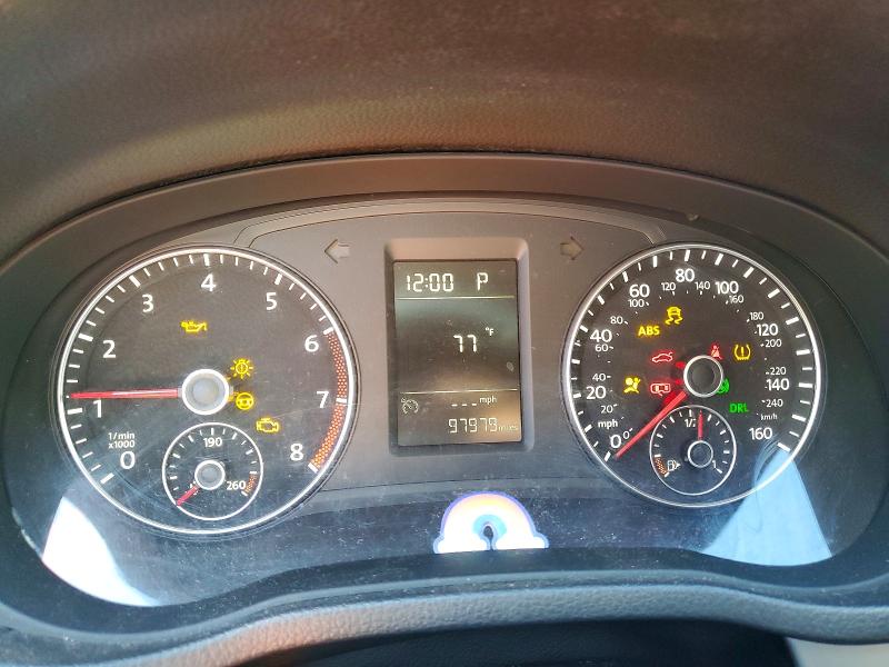 Photo 9 from auction – 2015 VOLKSWAGEN PASSAT S with VIN 1VWAT7A37FC038312