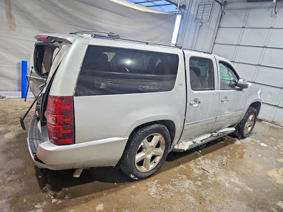 Photo 3 from auction – 2013 CHEVROLET SUBURBAN K with VIN 1GNSKKE77DR176797