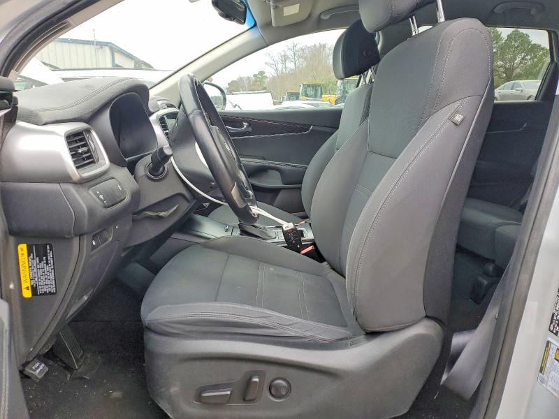 Photo 7 from auction – 2017 KIA SORENTO with VIN 5XYPGDA30HG197140