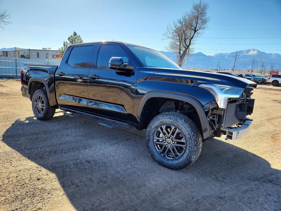 Photo 4 from auction – 2024 TOYOTA TUNDRA with VIN 5TFLA5DB0RX169698