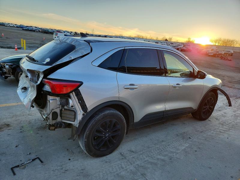 Photo 3 from auction – 2020 FORD ESCAPE with VIN 1FMCU9G60LUB90472