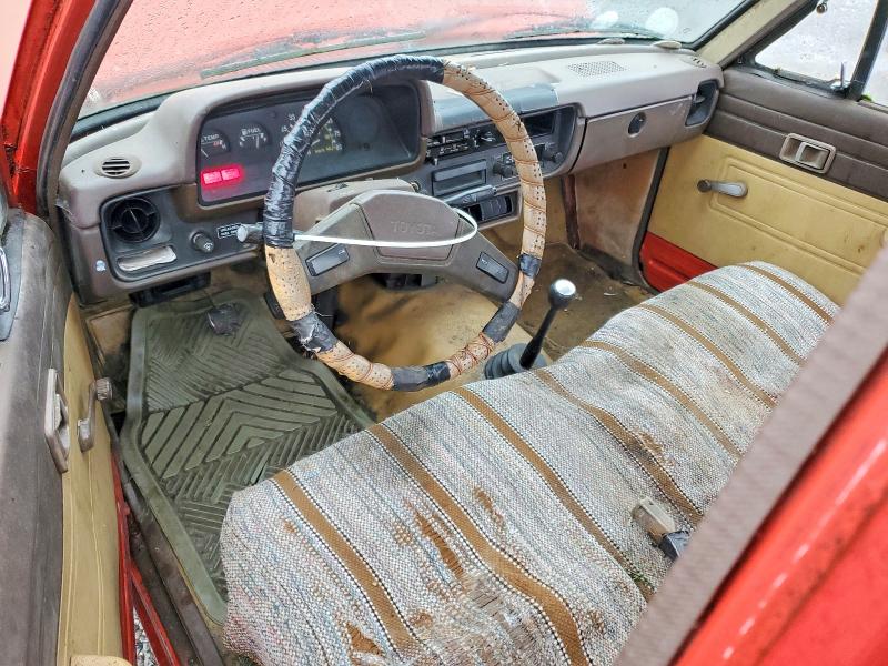 Photo 8 from auction – 1983 TOYOTA PICKUP with VIN JT4RN44D6D1152278
