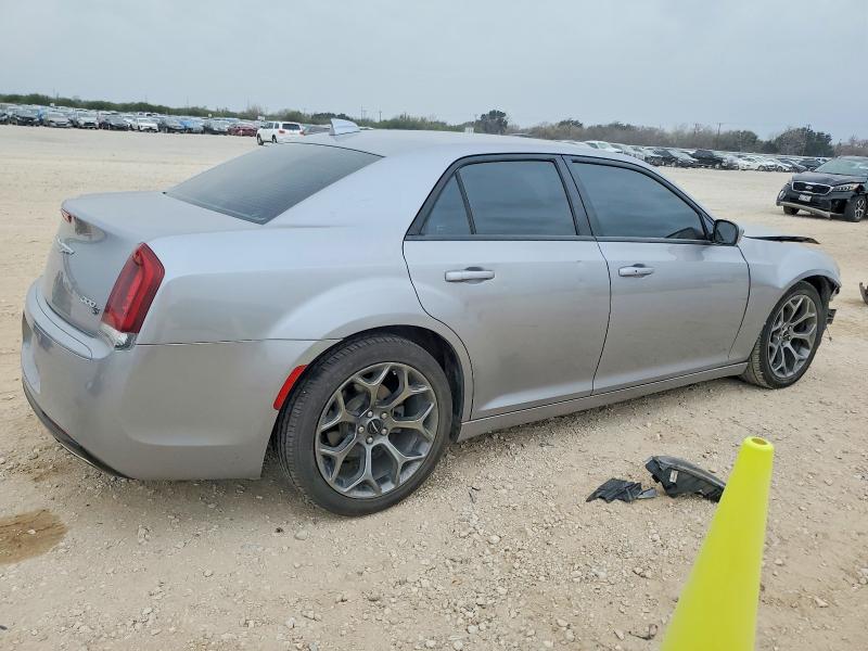 Photo 3 from auction – 2016 CHRYSLER 300 S with VIN 2C3CCABG2GH229875