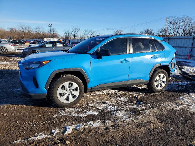 TOYOTA RAV4 LE 2020 with VIN JTMF1RFV0LD068195 - Photo from auction
