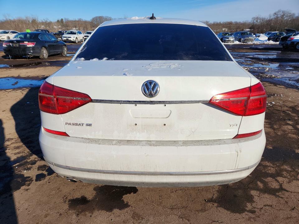 Photo 6 from auction – 2016 VOLKSWAGEN PASSAT with VIN 1VWBT7A32GC030155