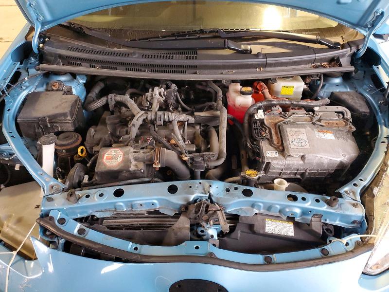 Photo 11 from auction – 2015 TOYOTA PRIUS C with VIN JTDKDTB32F1096769