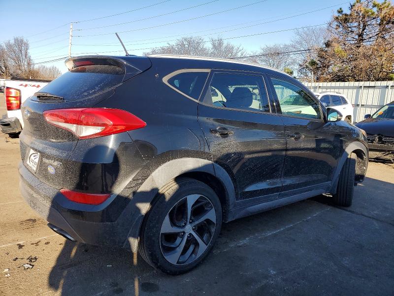 Photo 3 from auction – 2016 HYUNDAI TUCSON with VIN KM8J33A28GU220904