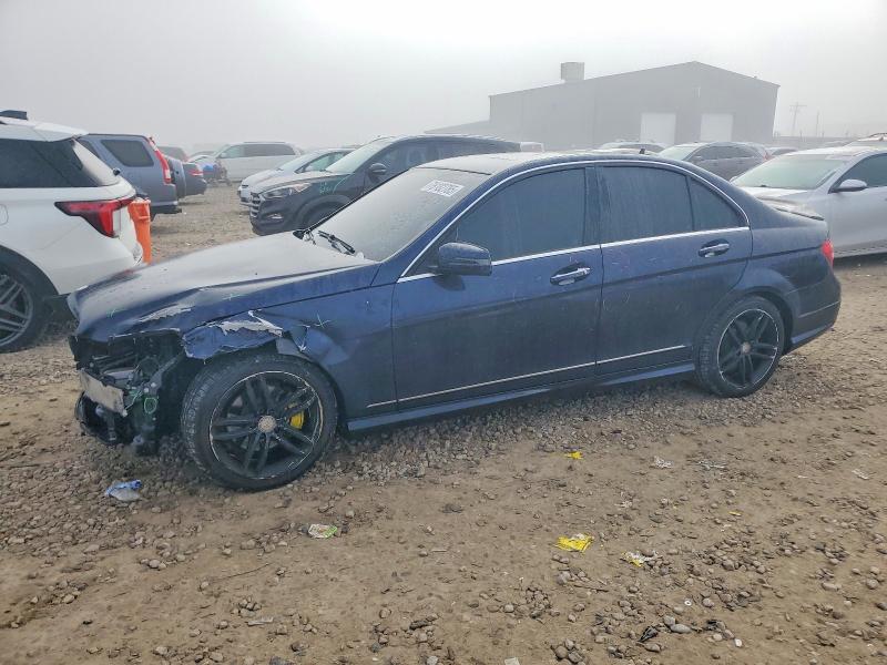 MERCEDES-BENZ C 300 4MAT 2012 with VIN WDDGF8BB7CA727411 - Photo from auction