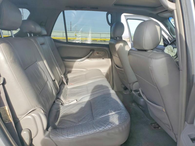 Photo 11 from auction – 2005 TOYOTA SEQUOIA with VIN 5TDBT44A15S235179