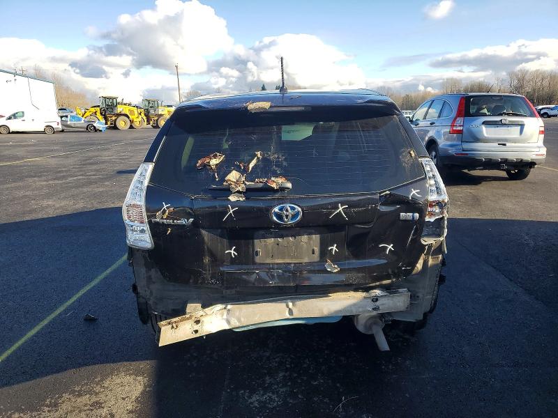 Photo 6 from auction – 2014 TOYOTA PRIUS V with VIN JTDZN3EU4E3308882