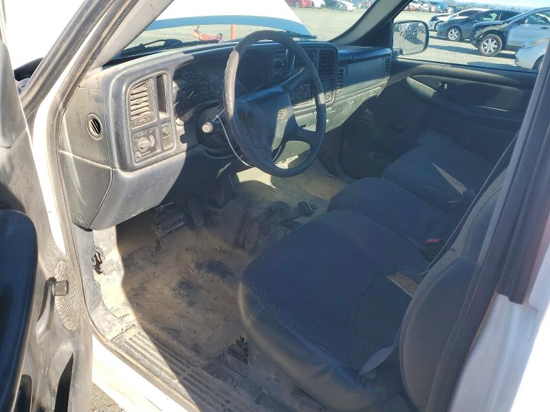 Photo 8 from auction – 2000 CHEVROLET SILVERADO with VIN 1GCEC14V4YE419136
