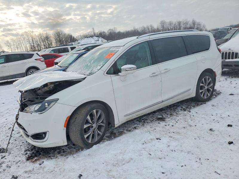 CHRYSLER PACIFICA 2017 with VIN 2C4RC1GG0HR803870 - Photo from auction