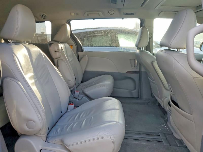 Photo 11 from auction – 2011 TOYOTA SIENNA with VIN 5TDYK3DC8BS091571
