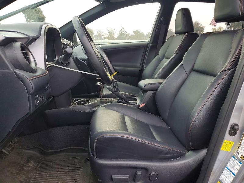 Photo 7 from auction – 2018 TOYOTA RAV4 SE with VIN JTMJFREV0JJ220634