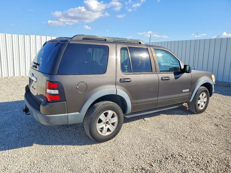 Photo 3 from auction – 2007 FORD EXPLORER X with VIN 1FMEU63E87UA91358