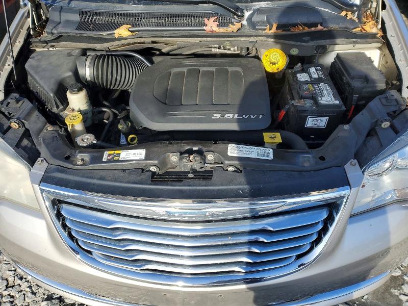 Photo 12 from auction – 2014 CHRYSLER TOWN & COU with VIN 2C4RC1BG7ER377095