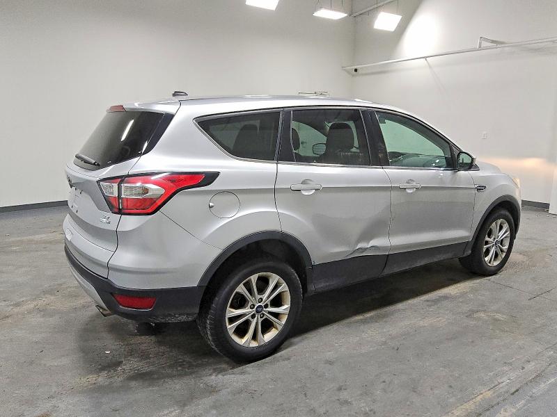 Photo 3 from auction – 2017 FORD ESCAPE SE with VIN 1FMCU9G94HUC55129