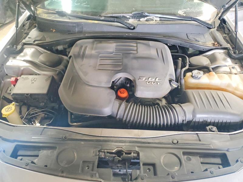 Photo 11 from auction – 2018 CHRYSLER 300 with VIN 2C3CCAKGXJH304362