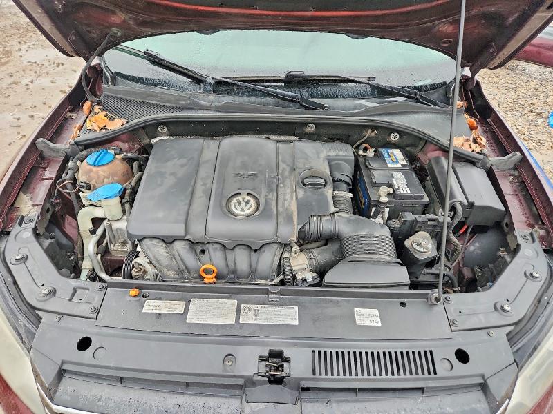 Photo 11 from auction – 2013 VOLKSWAGEN PASSAT SE with VIN 1VWBP7A39DC008430