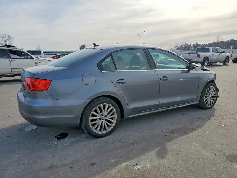 Photo 3 from auction – 2012 VOLKSWAGEN JETTA SEL with VIN 3VWLX7AJ2CM396066