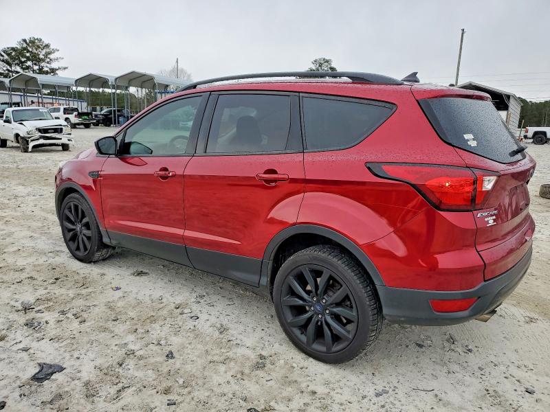 Photo 2 from auction – 2019 FORD ESCAPE SE with VIN 1FMCU0GDXKUC20733