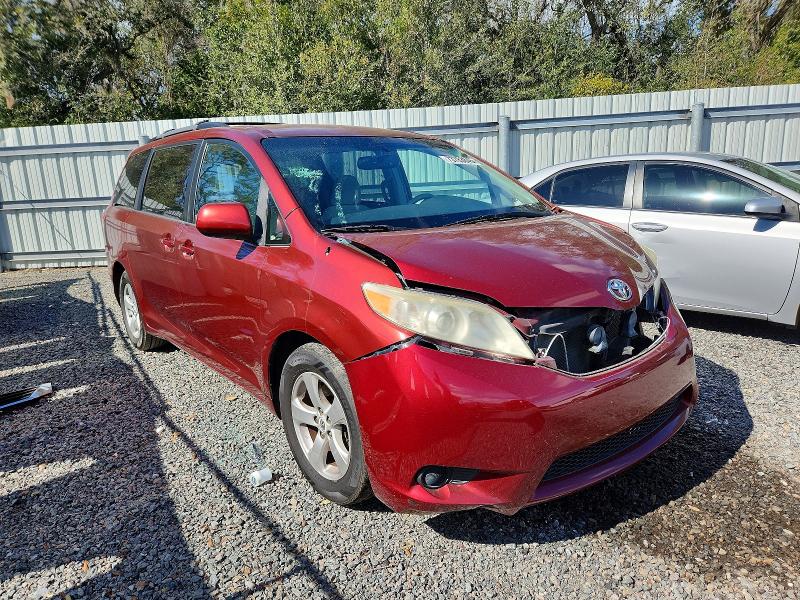 Photo 4 from auction – 2014 TOYOTA SIENNA LE with VIN 5TDKK3DC8ES486182
