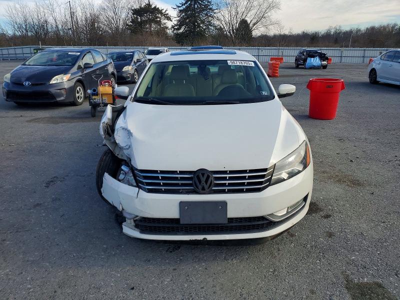 Photo 5 from auction – 2013 VOLKSWAGEN PASSAT SEL with VIN 1VWCN7A31DC131231