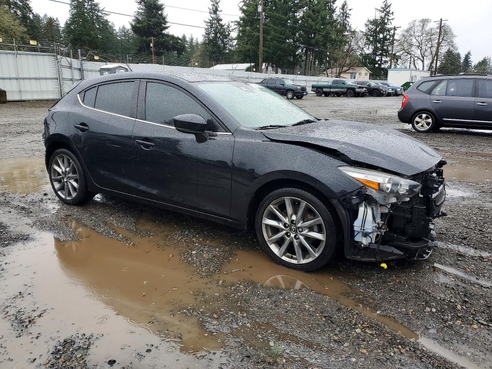 Photo 4 from auction – 2018 MAZDA 3 with VIN 3MZBN1L35JM182845