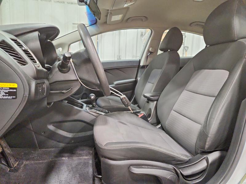 Photo 7 from auction – 2017 KIA FORTE LX with VIN 3KPFL4A79HE022280