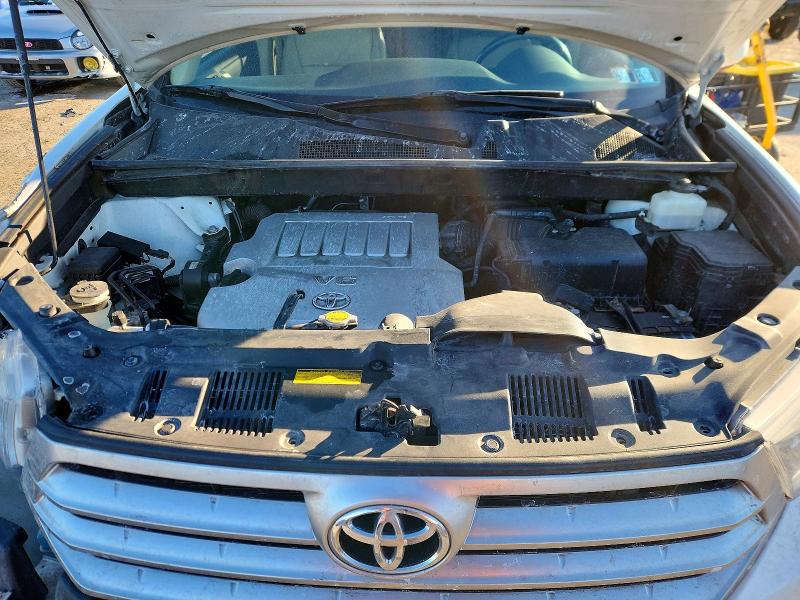 Photo 11 from auction – 2012 TOYOTA HIGHLANDER with VIN 5TDBK3EH0CS139095