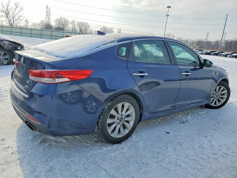 Photo 3 from auction – 2017 KIA OPTIMA with VIN 5XXGT4L36HG128613