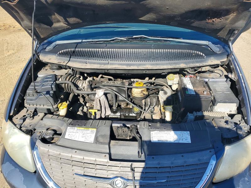 Photo 12 from auction – 2002 CHRYSLER TWN&CNTYLX with VIN 2C4GP44382R723111