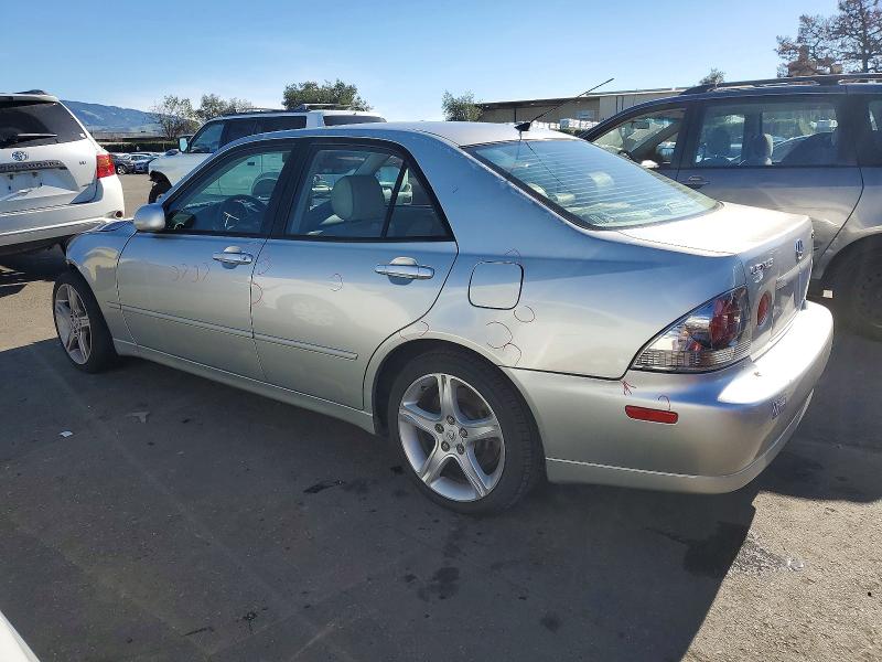 Photo 2 from auction – 2001 LEXUS IS 300 with VIN JTHBD182110021528