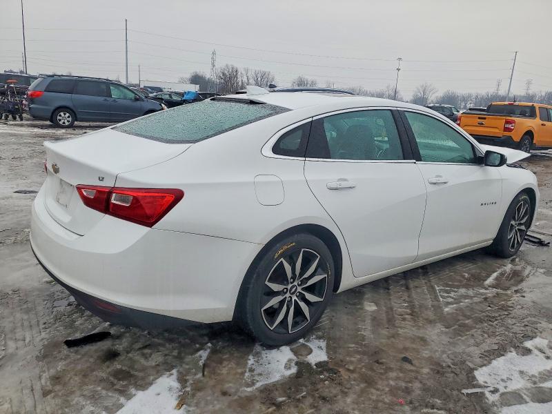 Photo 3 from auction – 2016 CHEVROLET MALIBU with VIN 1G1ZE5ST7GF250025