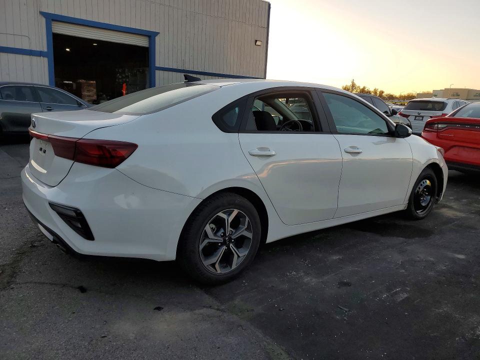 Photo 3 from auction – 2020 KIA FORTE with VIN 3KPF24AD0LE230792