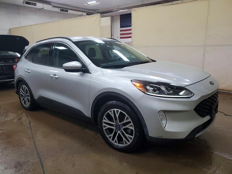 Photo 4 from auction – 2020 FORD ESCAPE with VIN 1FMCU9H63LUA59227