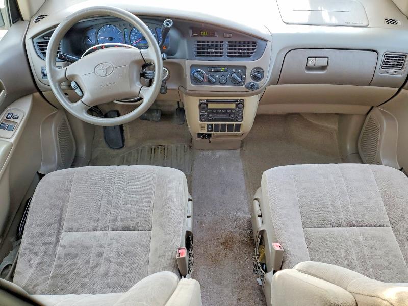 Photo 8 from auction – 2002 TOYOTA SIENNA LE with VIN 4T3ZF13C32U429892